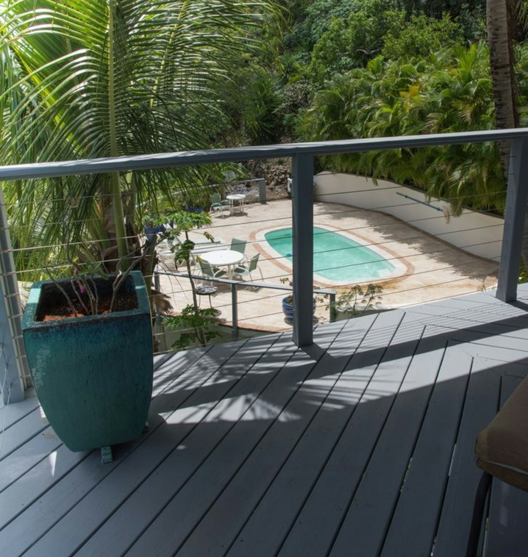Une plage de piscine rénovée